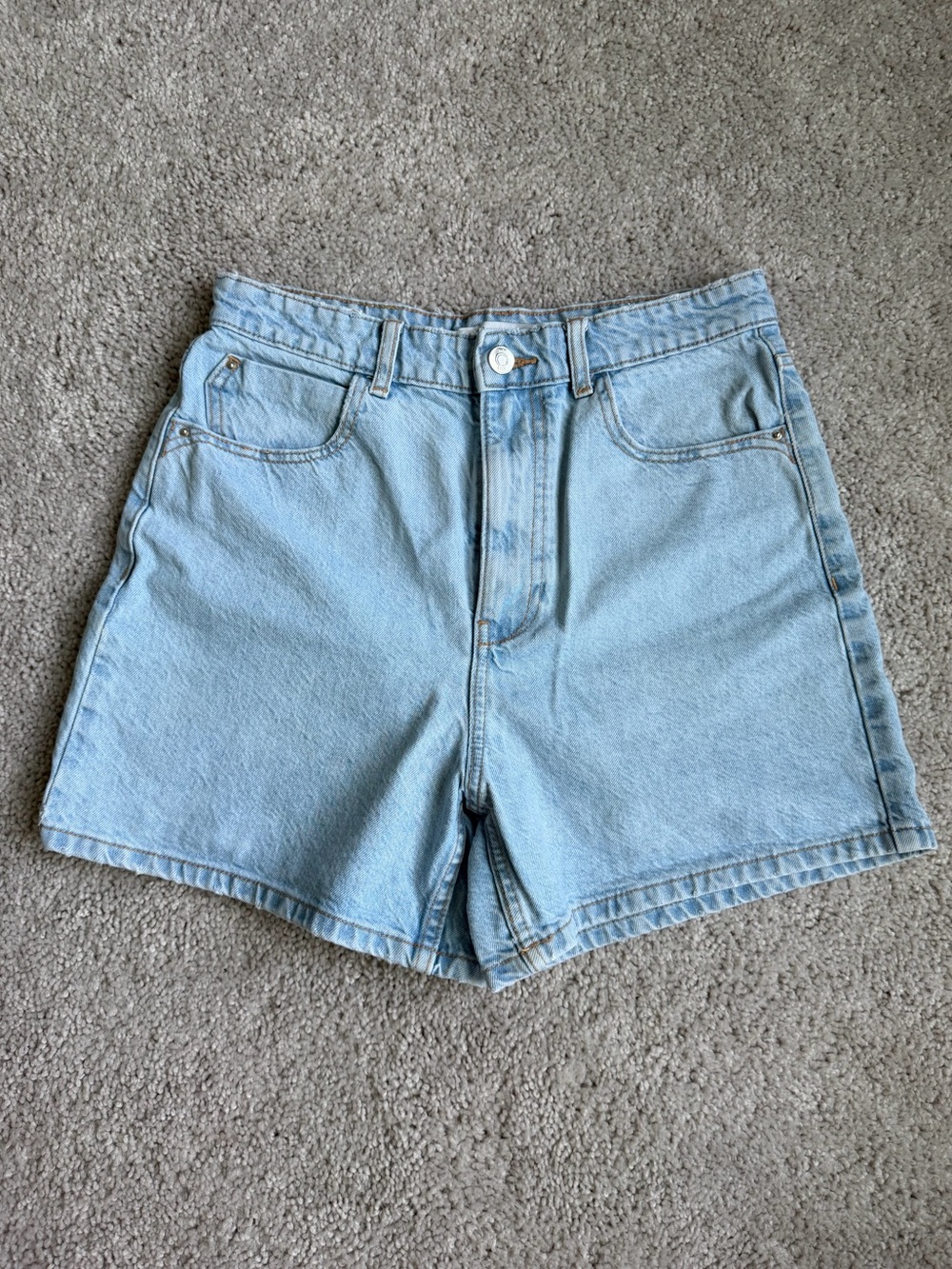 Zara High Waisted Light Wash Denim Shorts Size 6